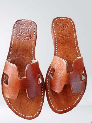 Sandales artisanales marocaines en cuir pour femme – Élégance et authenticité